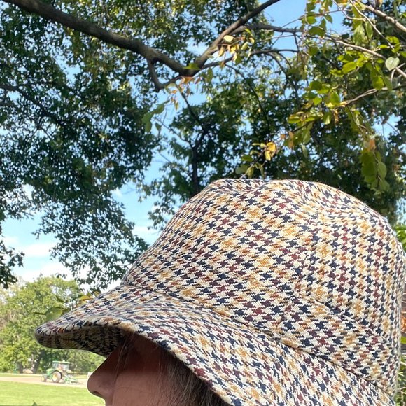 GAP Bucket Hat - Picture 3 of 7